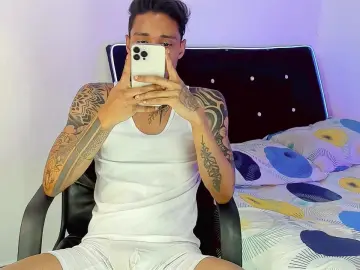 Cam4 Adult Video Chat of Handzell