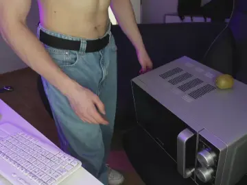 Cam4 Sex Cam of Brad_Holloway1