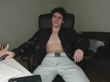 Cam4 Live Porn of Brad_Holloway1