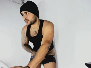 Cam4 Adult Video Chat of Tommy_Sccot