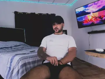 Cam4 Nude Webcam of Tommy_Sccot