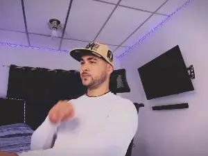 Cam4 Live Porn of Tommy_Sccot