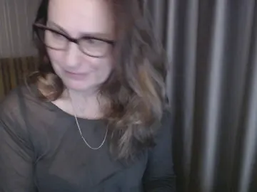 Cam4 Watch Live Sex Cams of LauraOven