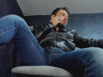 Cam4 Free Live Porn of Markwaynexxx