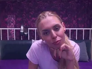 Cam4 Free Live Porn of BlondeWitchez