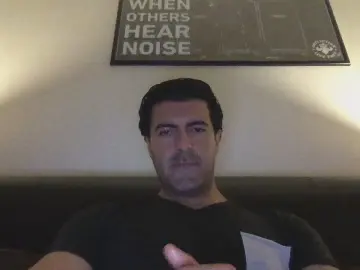 Cam4 Live Sex of luiso2905