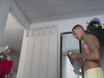 Cam4 Live Porn of blackk_latino