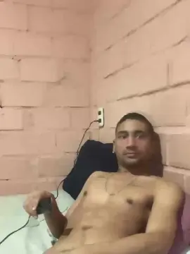 Cam4 Free Porn Cam of brunootz