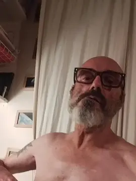 Cam4 Live Sex Cam of Jerry75019