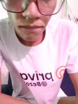 Cam4 Private Sex Chat of Bezourocomz