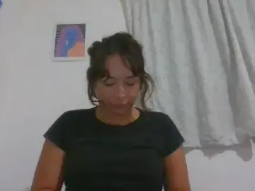 almondwithlove from cam4