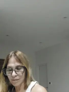 Cam4 Watch Live Sex Cams of Heldin04