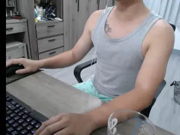 Cam4 Live Porn of smallsmallwa