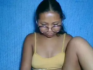 Cam4 Live Porn of elinah_xxx