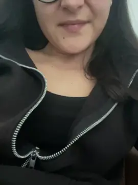 Cam4 Live Sex of Riobe