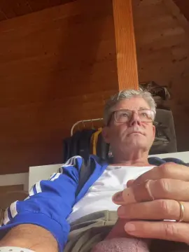 Cam4 Nude Webcam of oldiehot1957