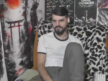 Cam4 Free Live Porn of hornymaster93