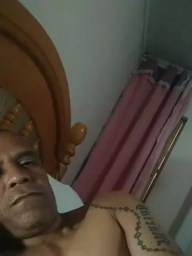 Cam4 Free Live Porn of Adilson9000