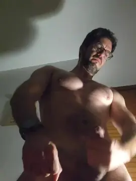 Cam4 Nude Webcam of AntonioMusculos