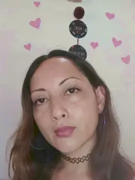 Cam4 Watch Live Sex Cams of almenddra2