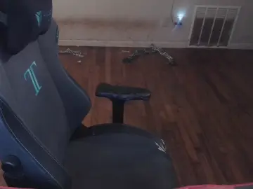 Cam4 Free Live Porn of carpetmaven2000