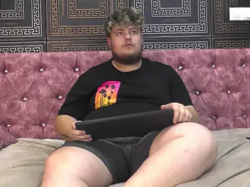 XavierMaxx from cam4