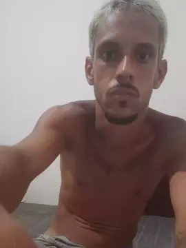 Cam4 Private Sex Chat of Lctrem33