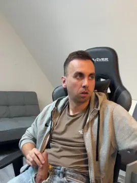 Cam4 Live Sex of Jeansjunge96