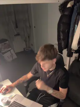 Cam4 Live Sex Cam of Plewus99