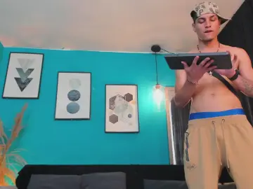 Cam4 Sex Cam of KINGOFHEAVENS_