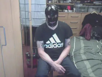 Cam4 Live Sex of badboymidlands