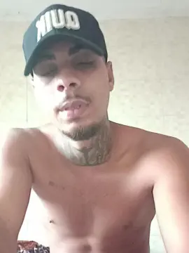 Cam4 Free Live Porn of Whandaode22cm