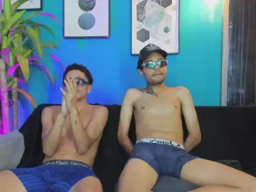 Cam4 Adult Video Chat of TheWolfpack_1