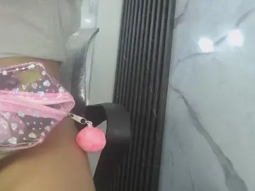 Cam4 Adult Webcam of CamelyHott