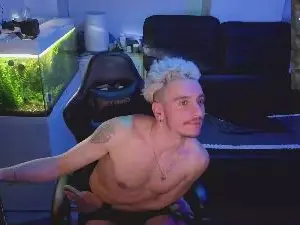 Cam4 Free Porn Cam of Rayzel_White