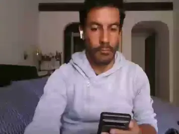 Cam4 Live Porn of elkike1981