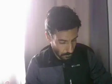 Cam4 Live Porn of elkike1981