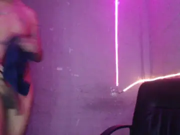 Cam4 Live Porn of peneenorme83