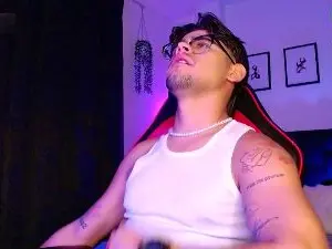 Cam4 Nude Webcam of isaac_saenz