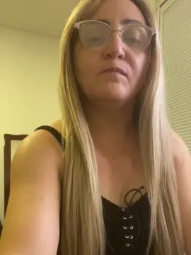 Sandy_love555 from cam4