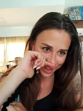 Cam4 Live Porn of BellaBelll