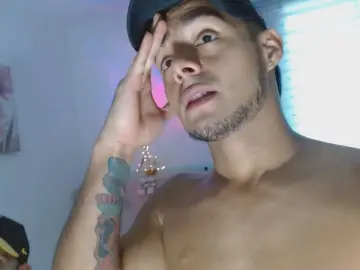 Cam4 Watch Live Sex Cams of Elchino22xxl