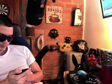 Cam4 Free Porn Cam of Sauceboy33