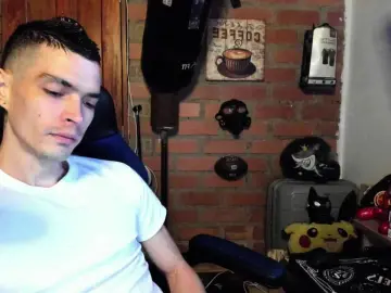 Cam4 Live Sex of Sauceboy33