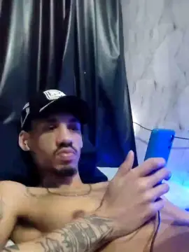 Cam4 Free Live Porn of MALOKATATUAD98