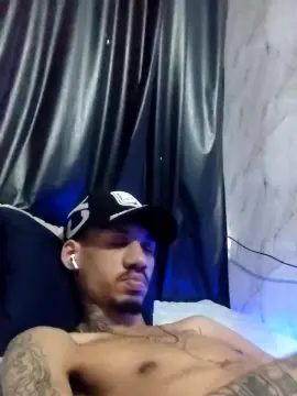 Cam4 Live Porn of MALOKATATUAD98