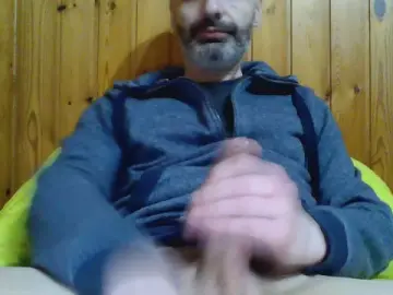 Cam4 Live Sex of calabrese_84