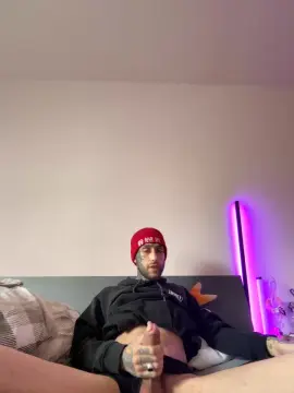 Cam4 Sex Chat of BigProfit95