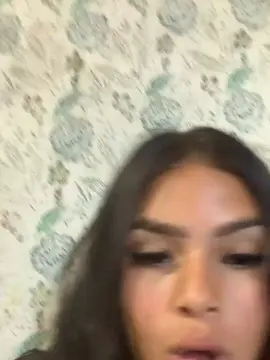 Amigasbaby23 from cam4