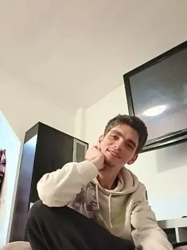 Cam4 Free Live Porn of albertillo2